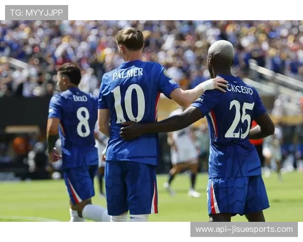 切尔西4-2-3-1切换3-2-5进攻体系，帕尔默成前场核心